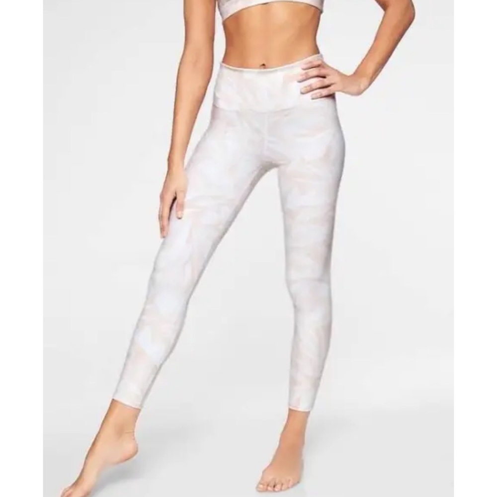 Athleta High Rise Swirl Chaturanga 7/8 Tight Leggings